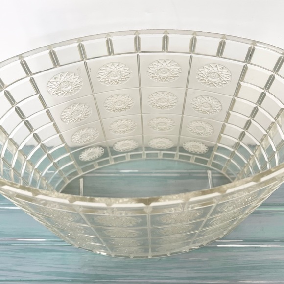 Mid Century Lucite Trash can and Tissue Box - Picture 4 of 8